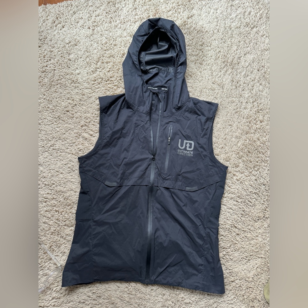 ULTIMATE DIRECTION WOMENS RUNNING VEST HOODIE SIZE SMALL BLACK